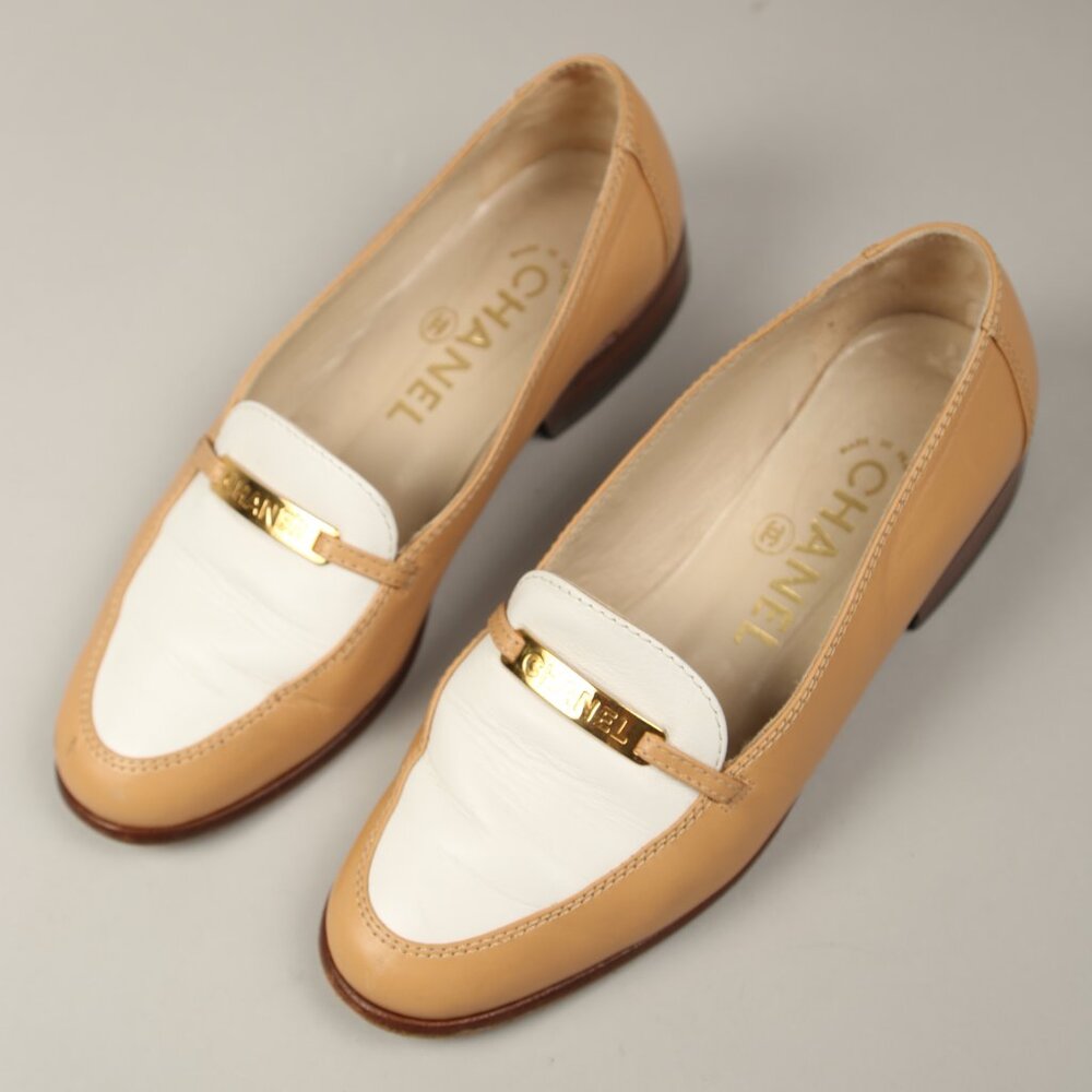 CHANEL Bicolor Loafer